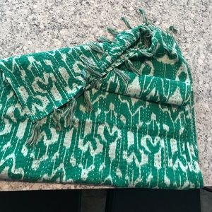 green shawl/scarf